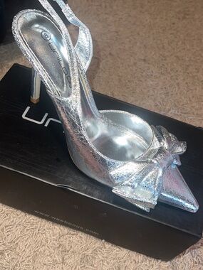 Unilady Silver Bow Pointed-Toe Slingback Stiletto